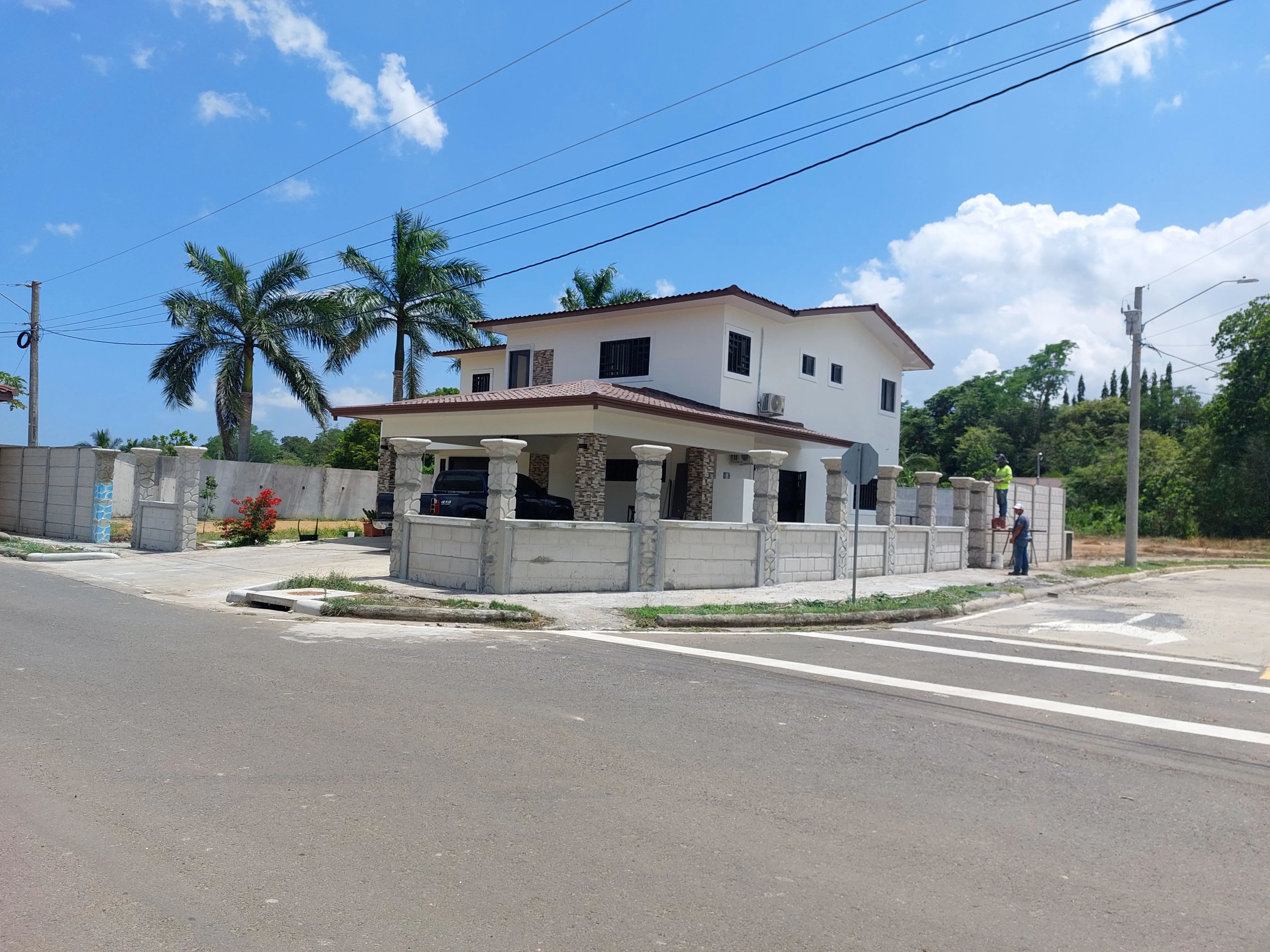 Construcción prefabricada de concreto reforzado en Panamá — Prefalego